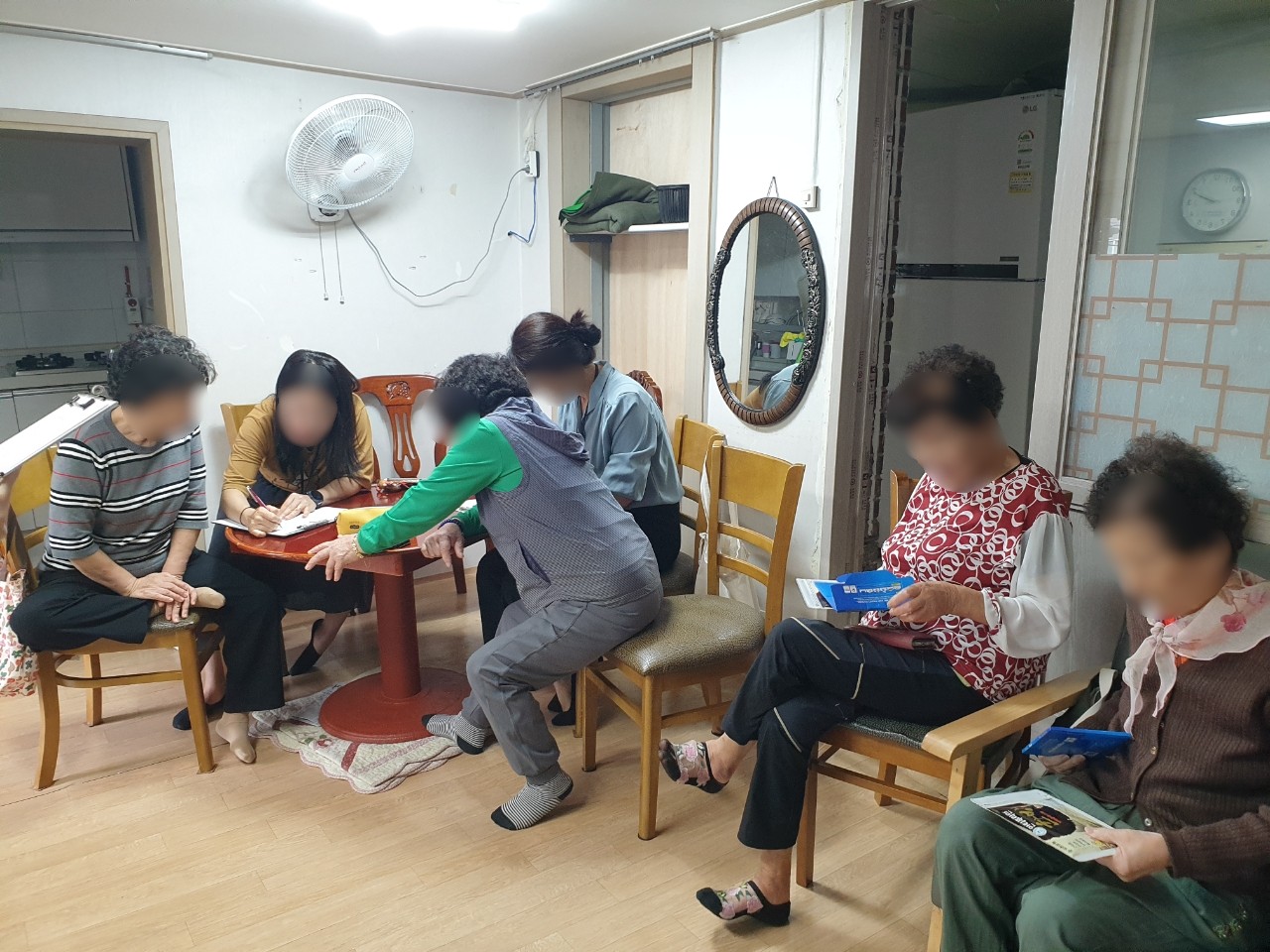 북항청해경로당 이동상담실 운영 (25.10.15)